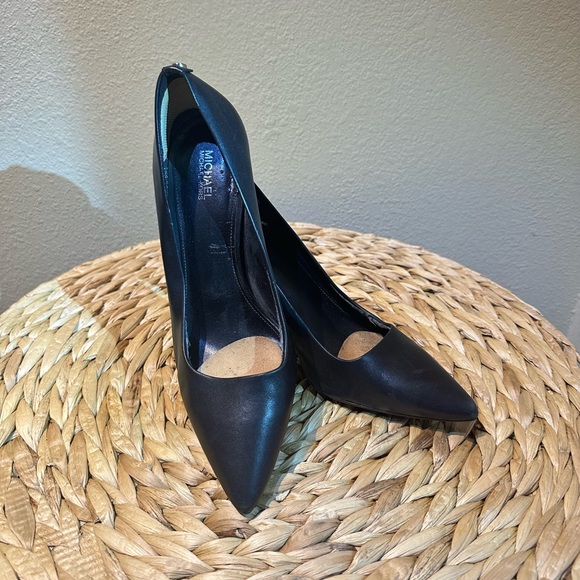 MICHAEL KORS Pumps size 8.5 - Picture 5 of 9
